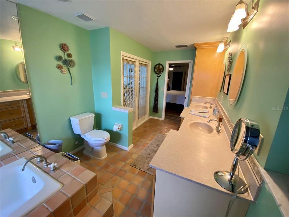 For Sale: $1,175,000 (3 beds, 2 baths, 2605 Square Feet)