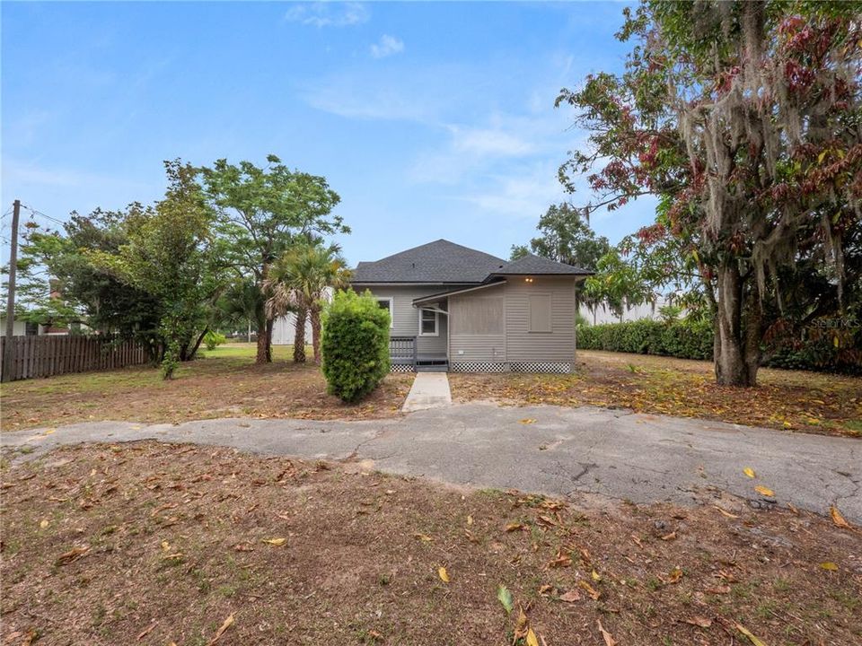 For Sale: $239,950 (3 beds, 2 baths, 1659 Square Feet)