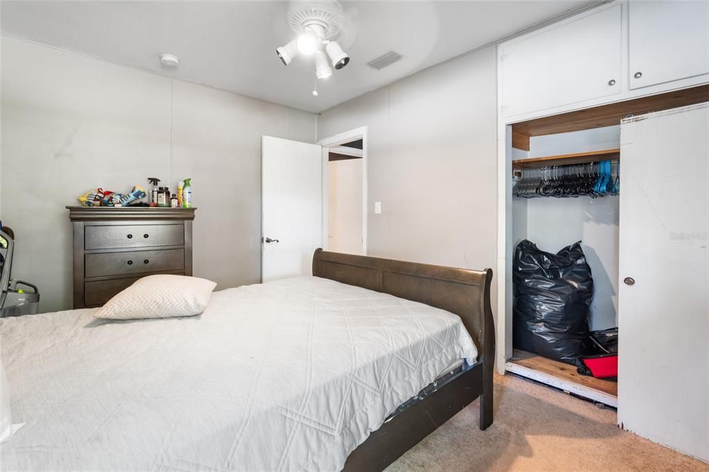 Active With Contract: $239,900 (3 beds, 2 baths, 1649 Square Feet)