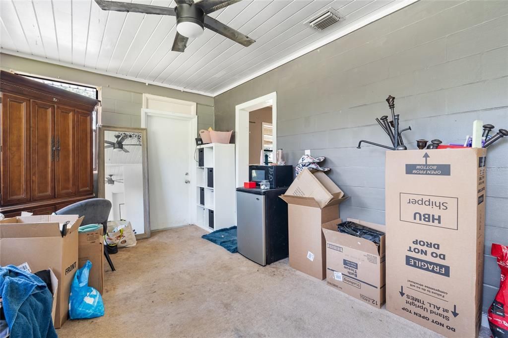 Active With Contract: $239,900 (3 beds, 2 baths, 1649 Square Feet)