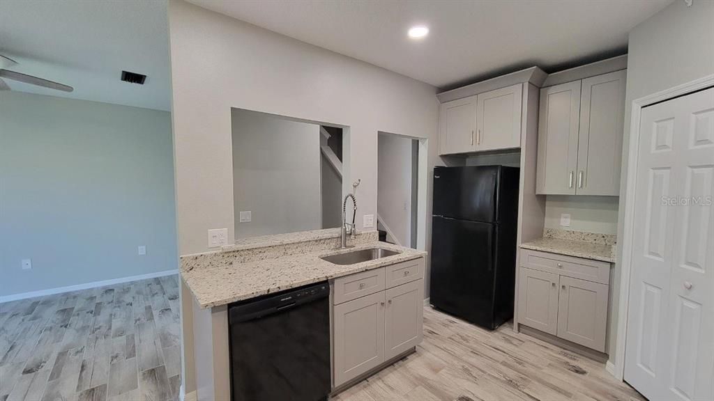 For Rent: $2,200 (2 beds, 2 baths, 1160 Square Feet)