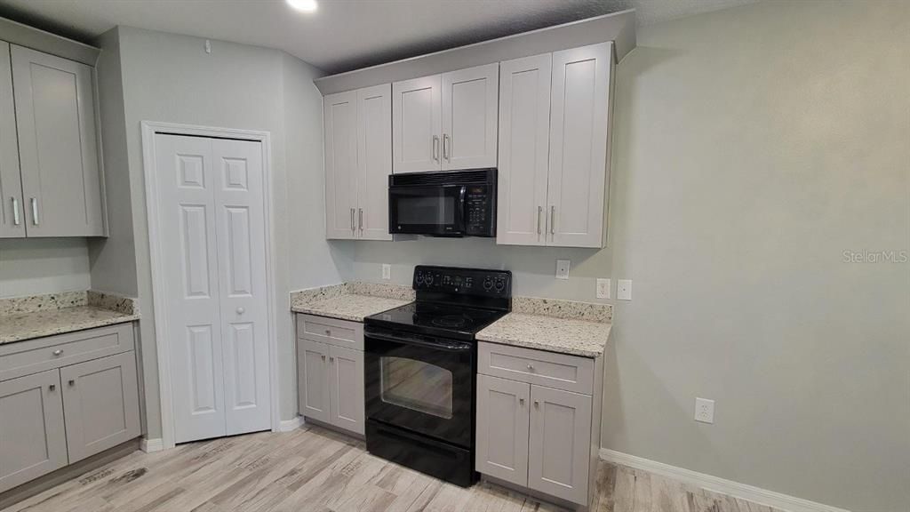 For Rent: $2,200 (2 beds, 2 baths, 1160 Square Feet)