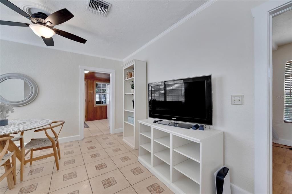 Recently Sold: $299,000 (2 beds, 1 baths, 771 Square Feet)