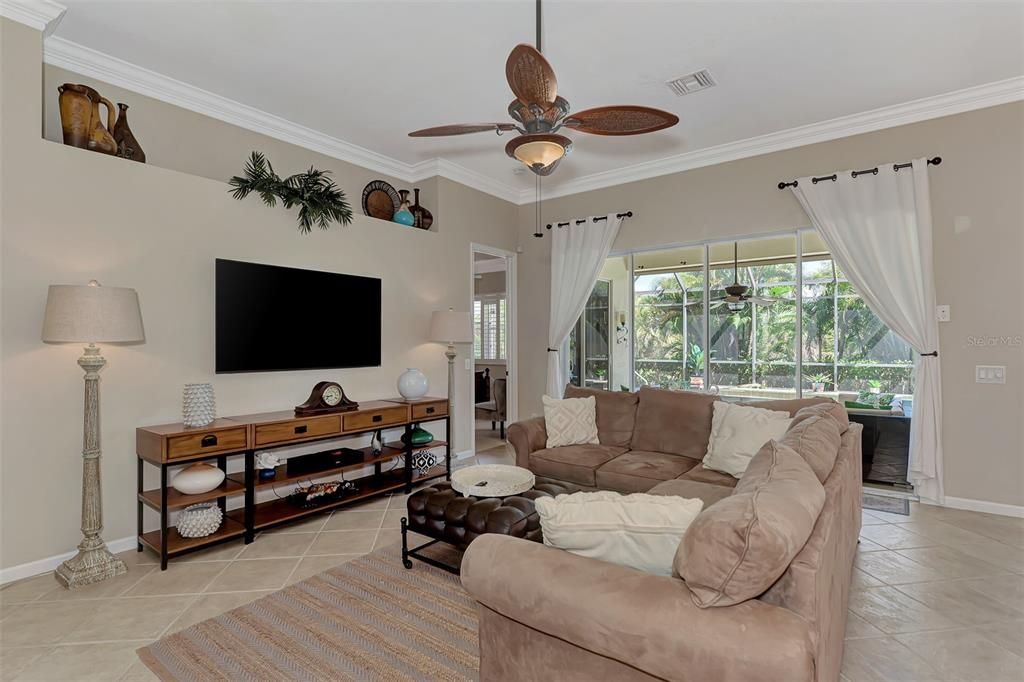 For Sale: $595,000 (2 beds, 2 baths, 1800 Square Feet)