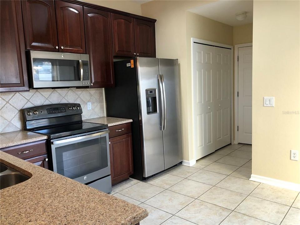 Active With Contract: $2,690 (3 beds, 2 baths, 1579 Square Feet)