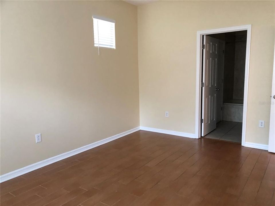 Active With Contract: $2,690 (3 beds, 2 baths, 1579 Square Feet)