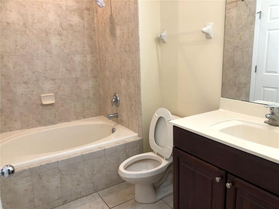 最近租的: $2,690 (3 贝兹, 2 浴室, 1579 平方英尺)