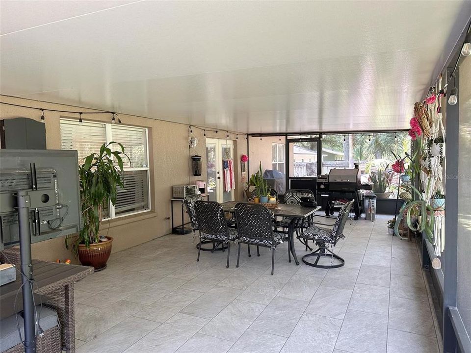 Active With Contract: $399,000 (3 beds, 2 baths, 1661 Square Feet)