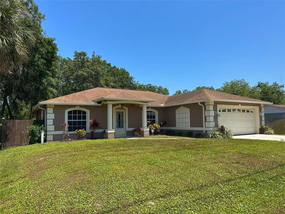 Active With Contract: $399,000 (3 beds, 2 baths, 1661 Square Feet)