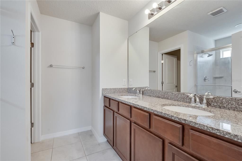 Active With Contract: $375,500 (3 beds, 2 baths, 1617 Square Feet)