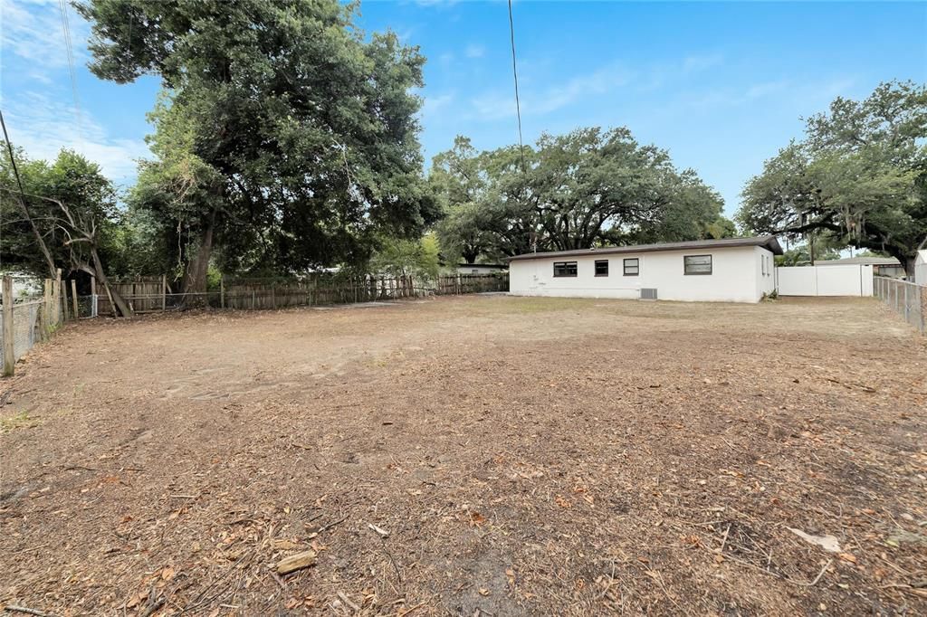 Recently Sold: $350,000 (4 beds, 2 baths, 1275 Square Feet)