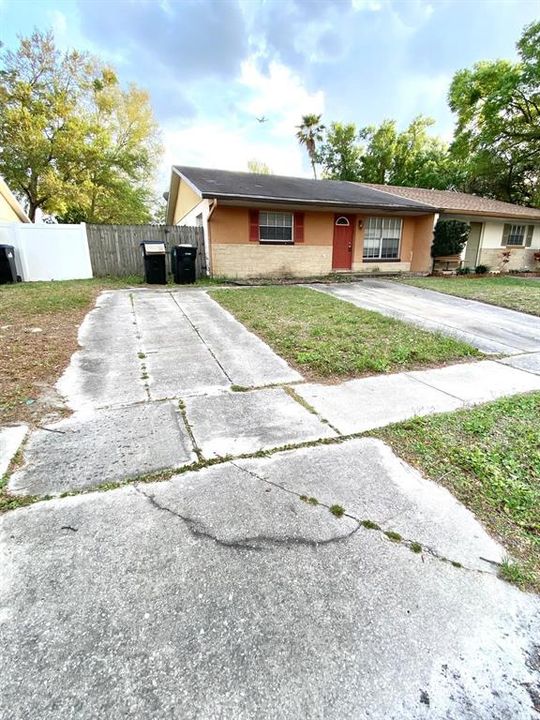 For Sale: $272,000 (2 beds, 2 baths, 1008 Square Feet)