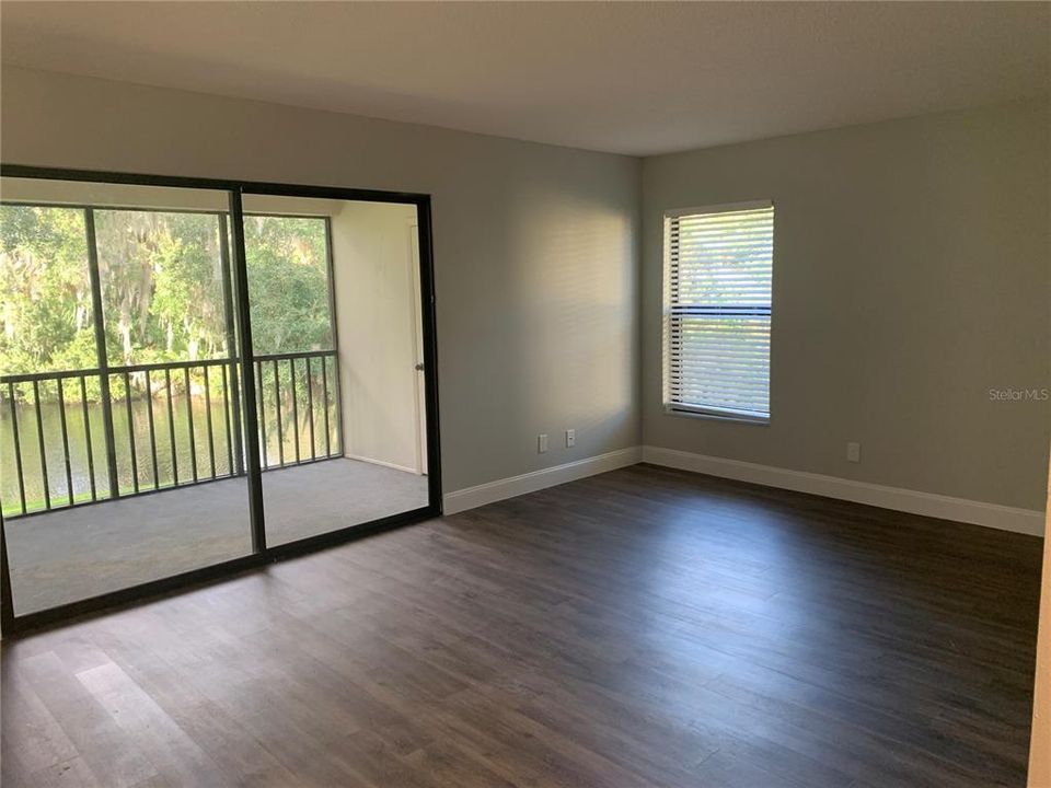 For Sale: $229,000 (2 beds, 2 baths, 1006 Square Feet)
