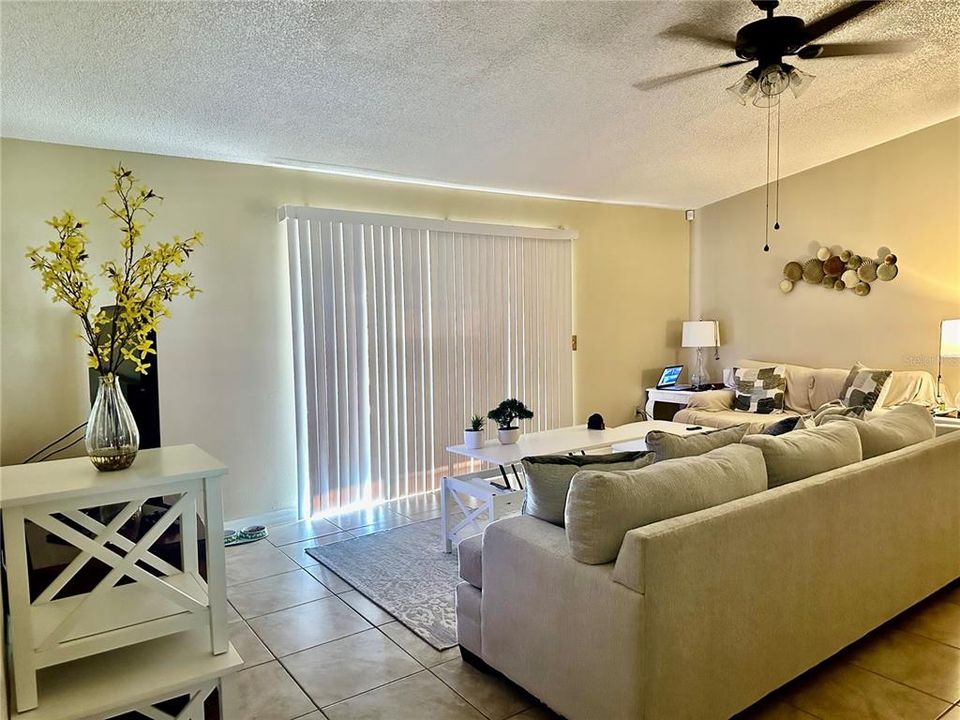 Recently Sold: $290,000 (2 beds, 2 baths, 1287 Square Feet)