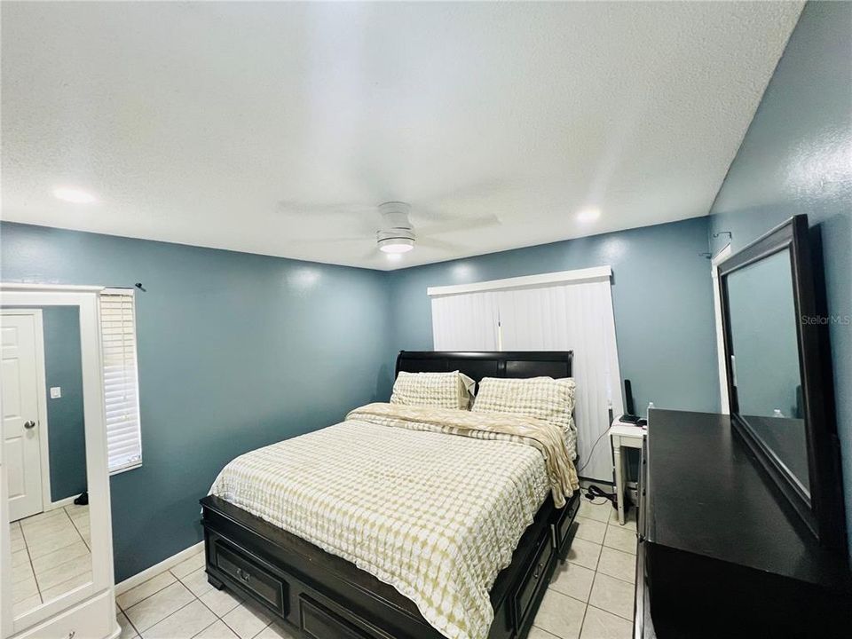 For Sale: $389,000 (3 beds, 2 baths, 1068 Square Feet)