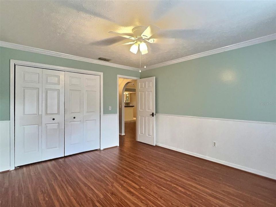 For Sale: $379,900 (2 beds, 2 baths, 2093 Square Feet)