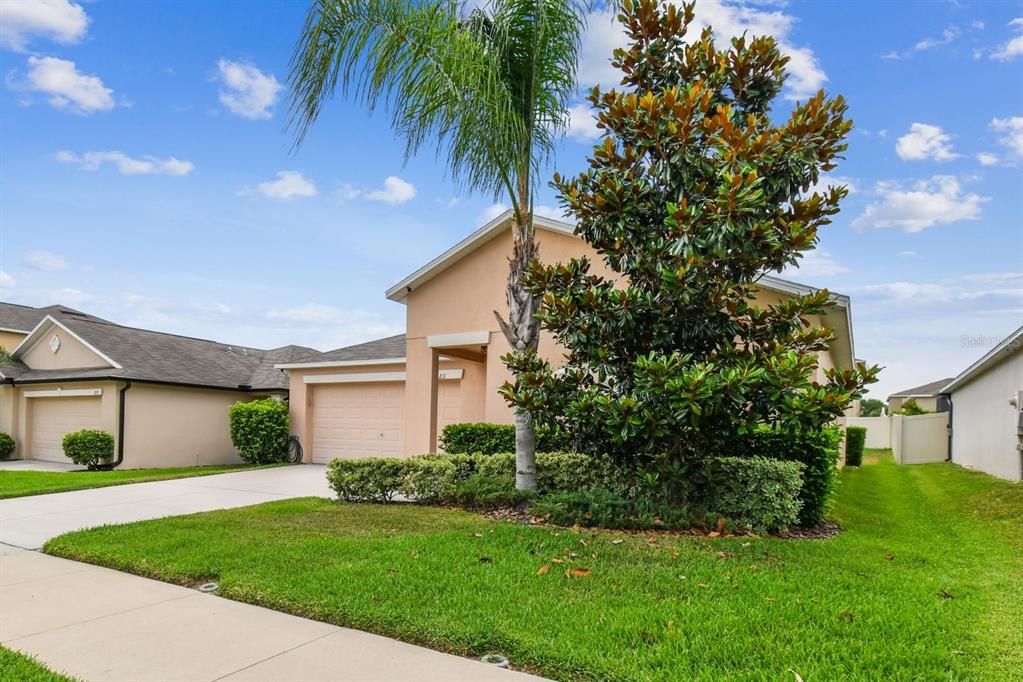 Active With Contract: $349,900 (3 beds, 2 baths, 1555 Square Feet)