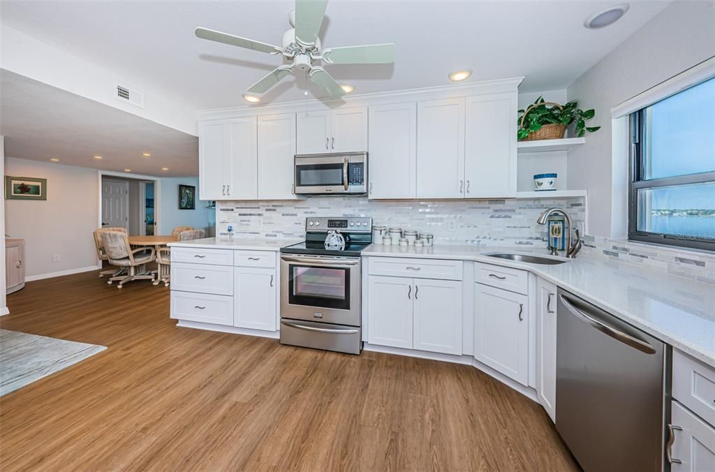 Easy Design Of Kitchen And Dining Area!