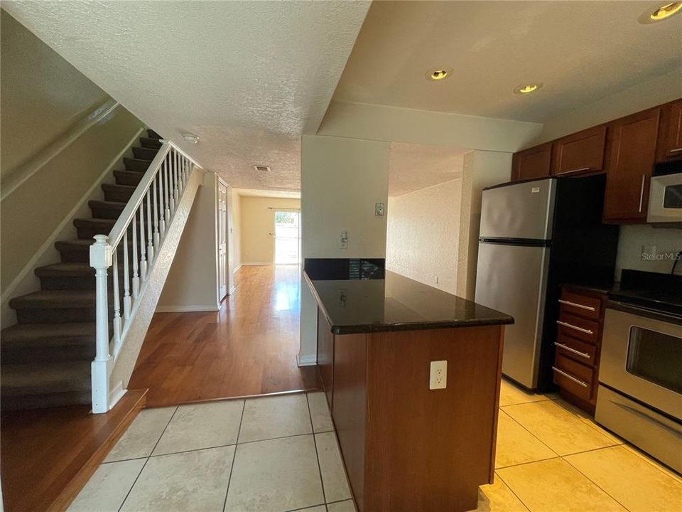 For Sale: $198,000 (2 beds, 1 baths, 1240 Square Feet)