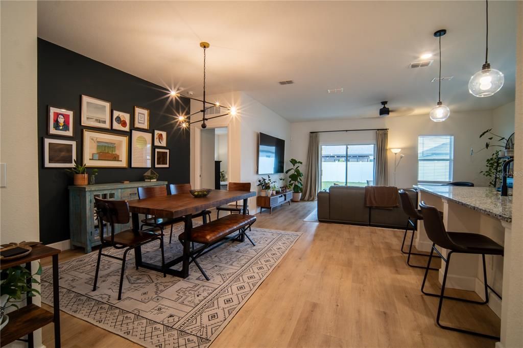 Active With Contract: $2,390 (3 beds, 2 baths, 1662 Square Feet)