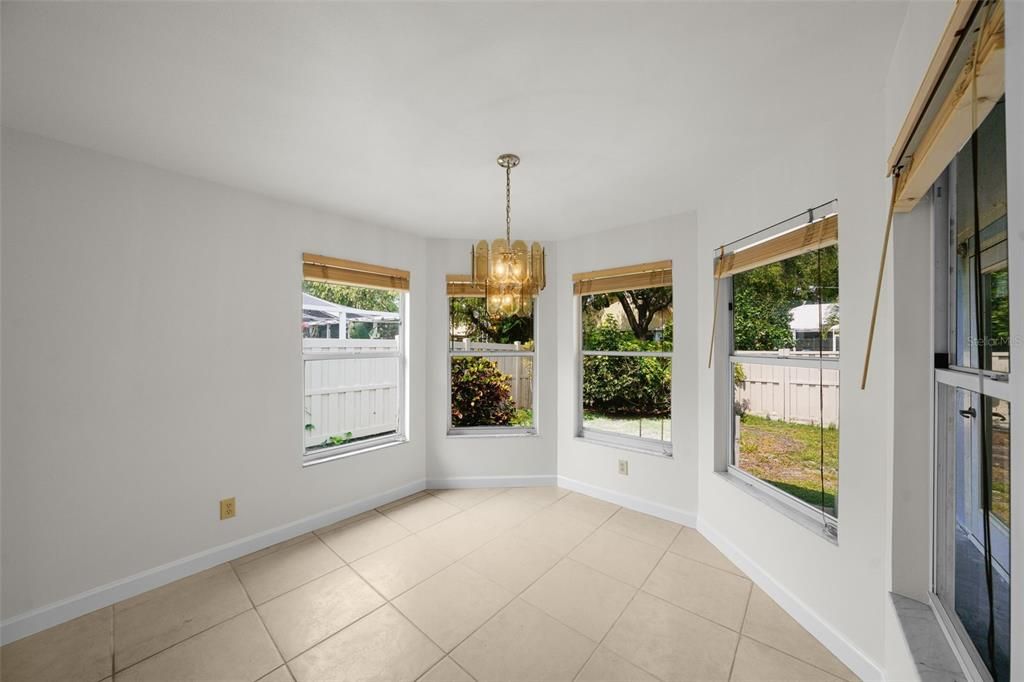 Active With Contract: $4,250 (3 beds, 2 baths, 1543 Square Feet)