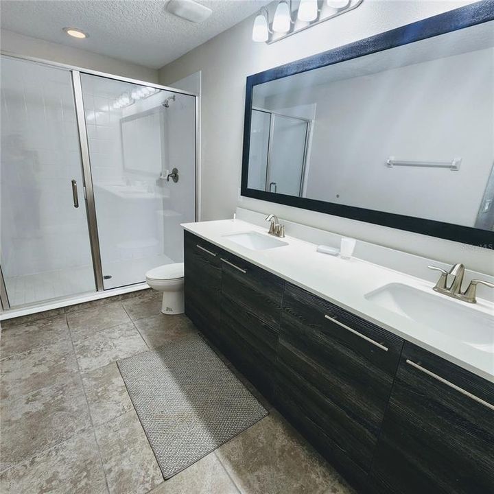 En Venta: $356,500 (3 camas, 3 baños, 2010 Pies cuadrados)