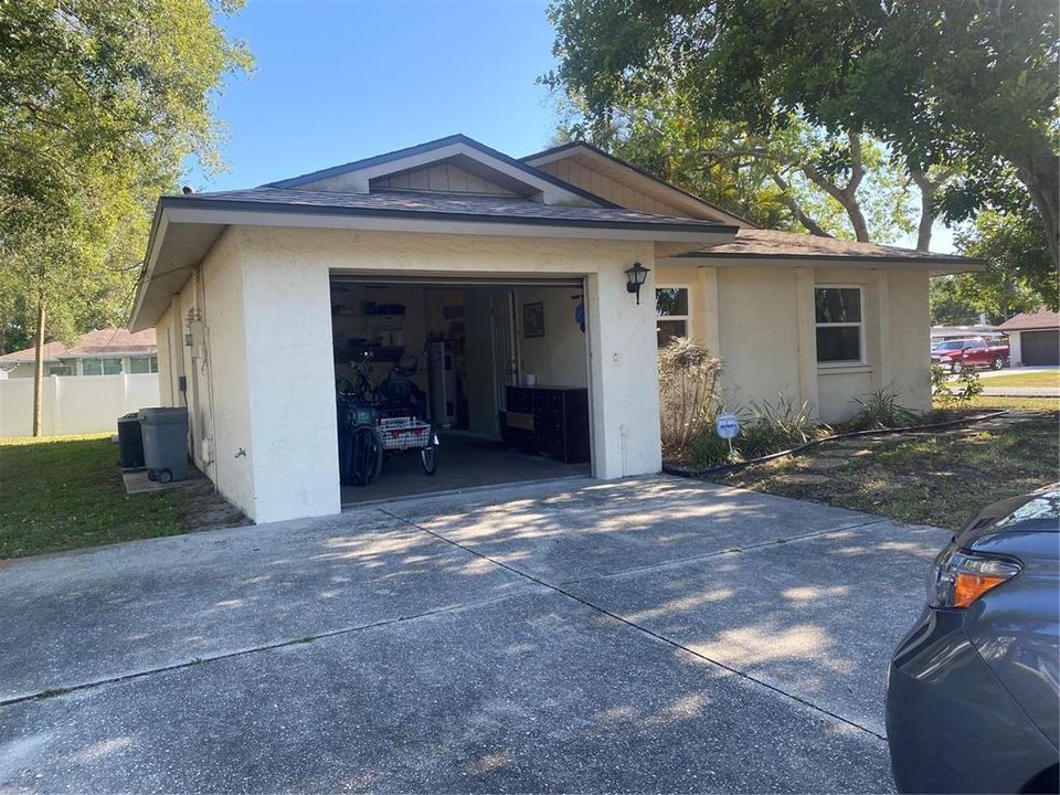 Recently Rented: $1,995 (3 beds, 2 baths, 1210 Square Feet)