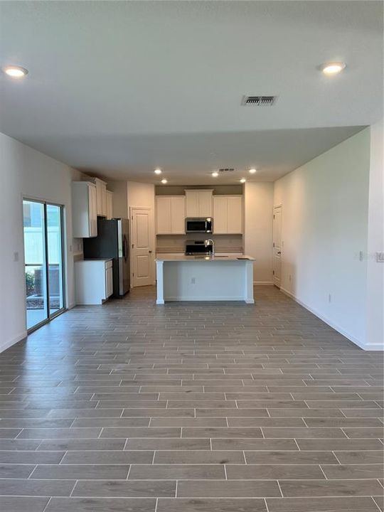 Recently Sold: $321,575 (4 beds, 2 baths, 2358 Square Feet)