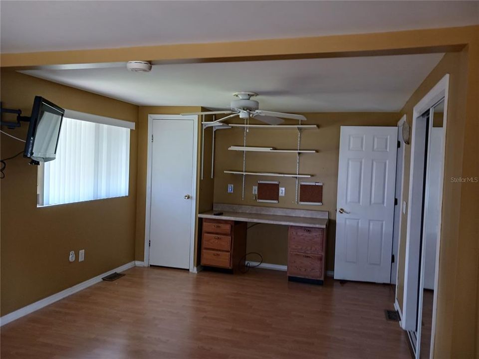 For Sale: $129,900 (2 beds, 2 baths, 1468 Square Feet)