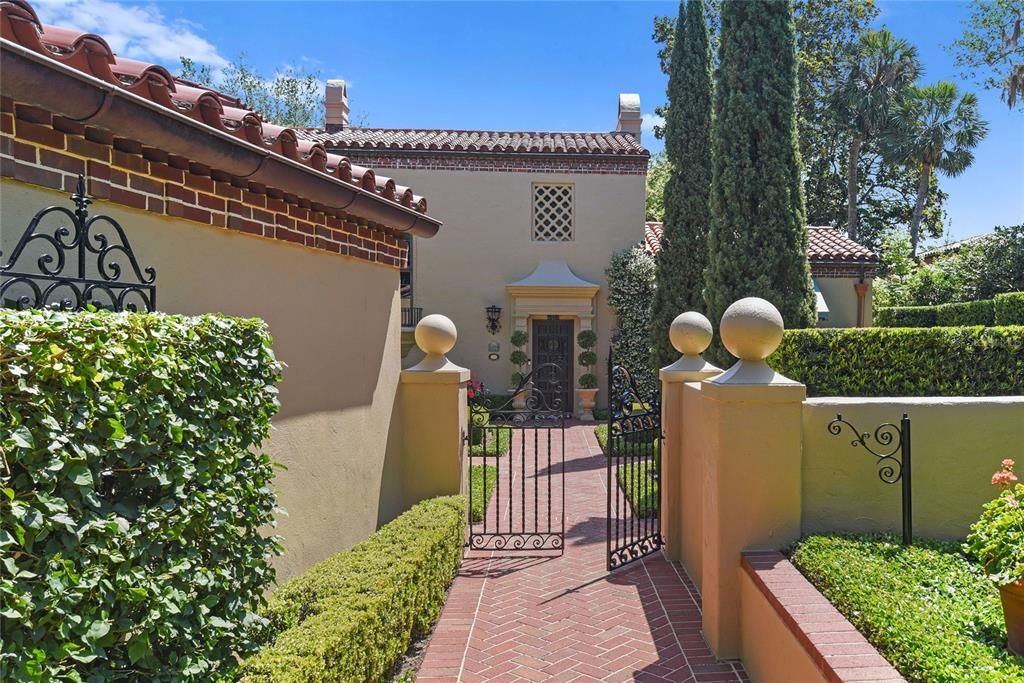 For Sale: $7,250,000 (4 beds, 4 baths, 4581 Square Feet)