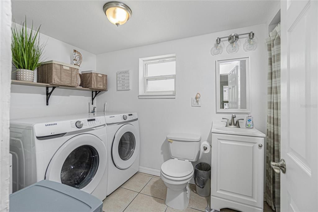 For Sale: $448,500 (2 beds, 2 baths, 1212 Square Feet)