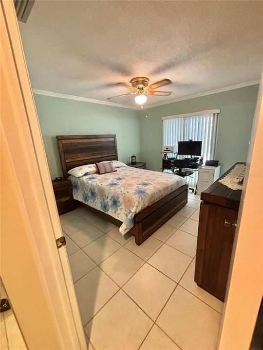 Recently Sold: $385,000 (2 beds, 2 baths, 886 Square Feet)