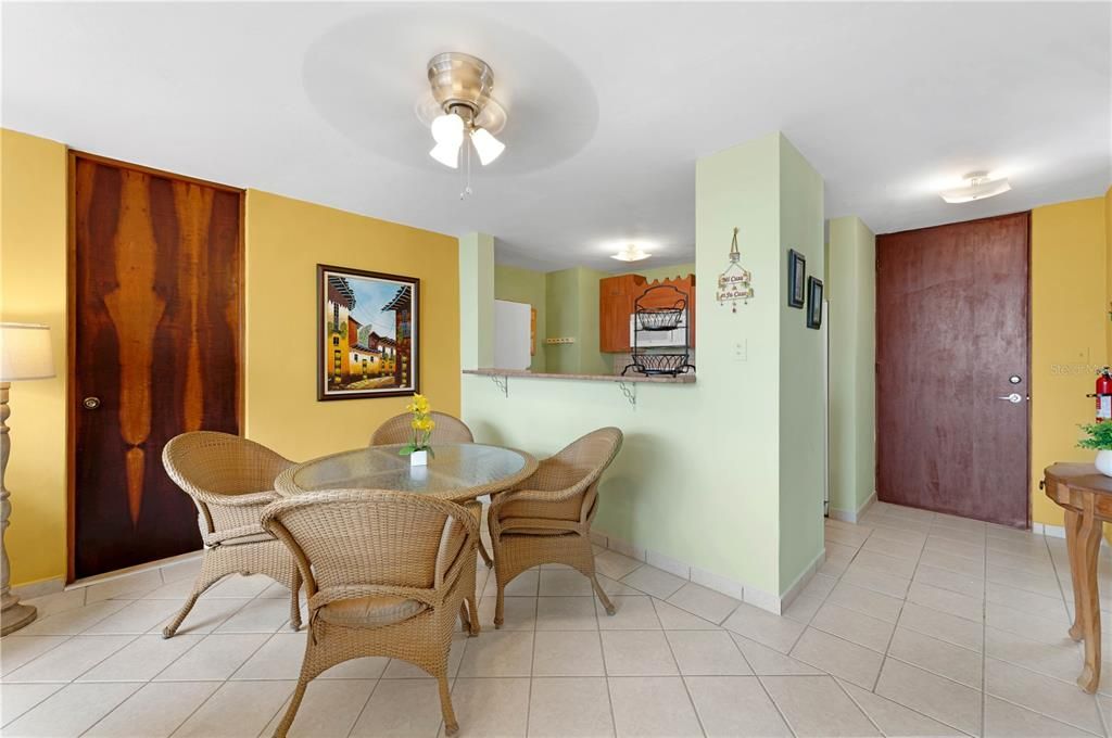 For Sale: $500,000 (2 beds, 2 baths, 1737 Square Feet)