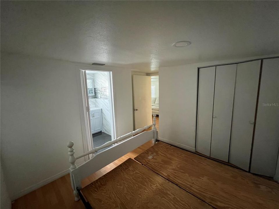 For Sale: $250,000 (2 beds, 1 baths, 736 Square Feet)