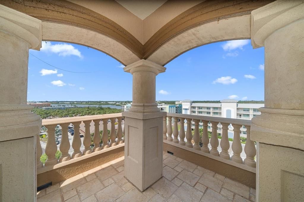 For Sale: $5,900,000 (4 beds, 5 baths, 5400 Square Feet)