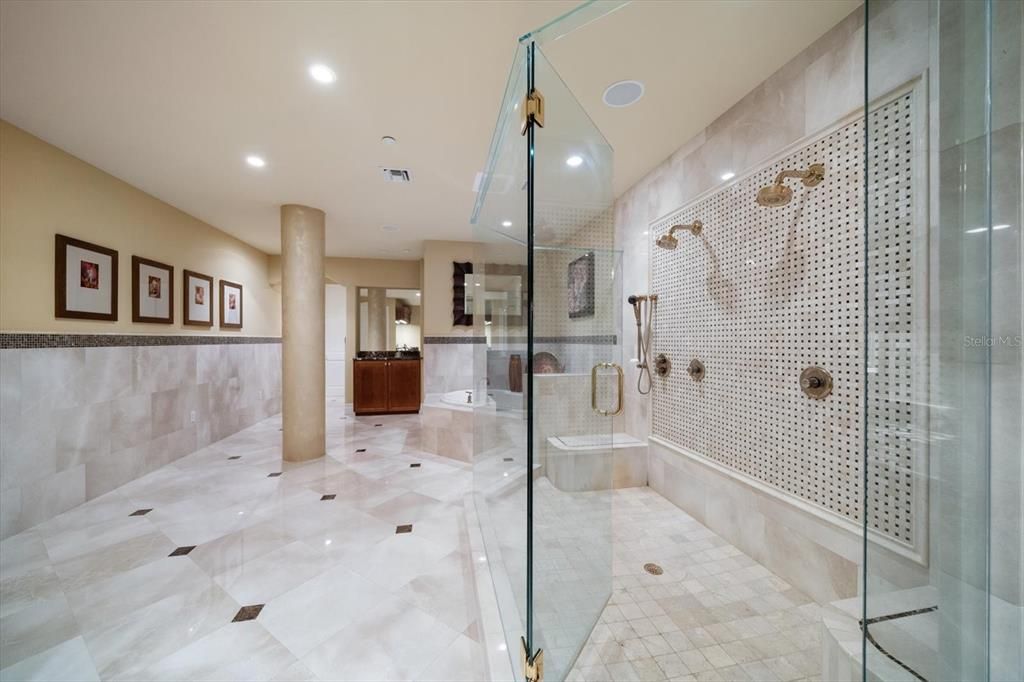 待售: $5,900,000 (4 贝兹, 5 浴室, 5400 平方英尺)