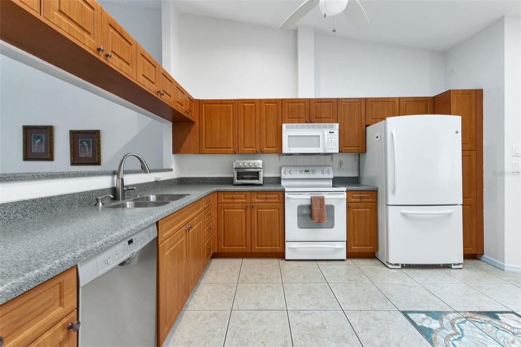 For Sale: $397,500 (3 beds, 2 baths, 1631 Square Feet)