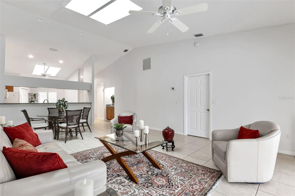 For Sale: $397,500 (3 beds, 2 baths, 1631 Square Feet)