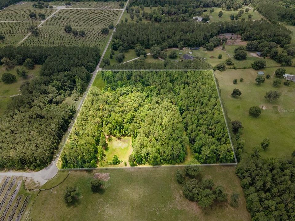 На продажу: $239,900 (10.68 acres)