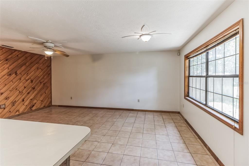 For Sale: $199,000 (3 beds, 2 baths, 1128 Square Feet)