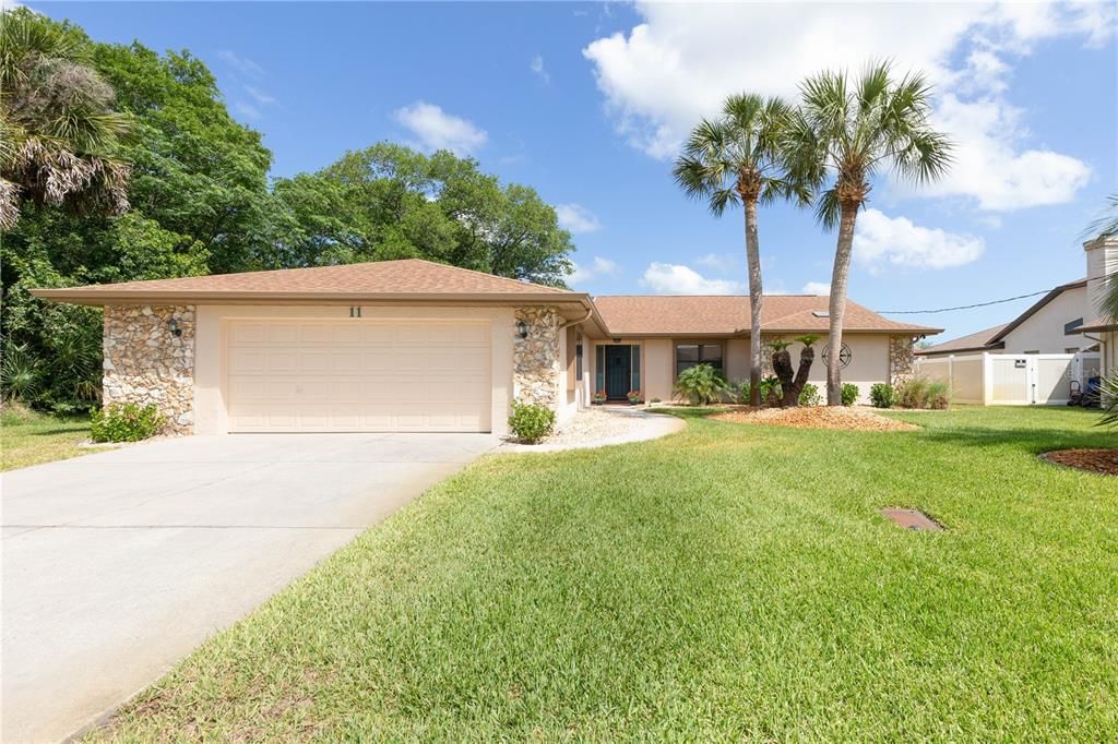 Active With Contract: $439,000 (3 beds, 2 baths, 2106 Square Feet)