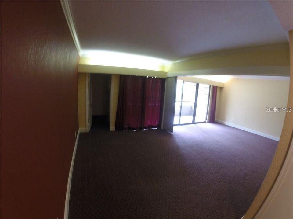 For Sale: $175,000 (1 beds, 1 baths, 610 Square Feet)