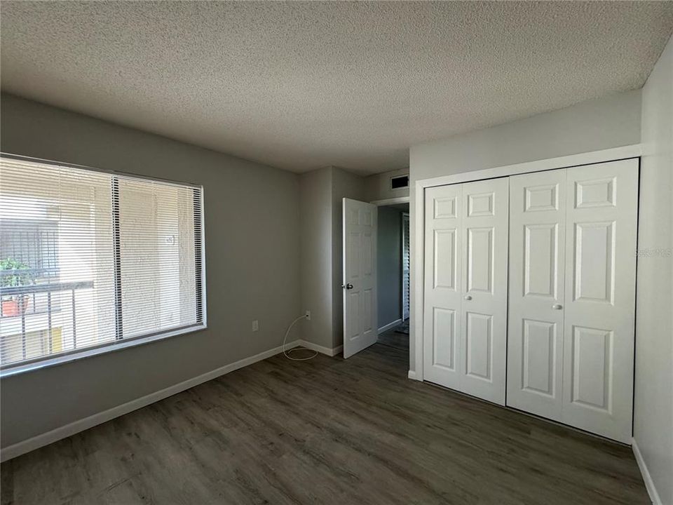 Active With Contract: $155,000 (2 beds, 2 baths, 1024 Square Feet)