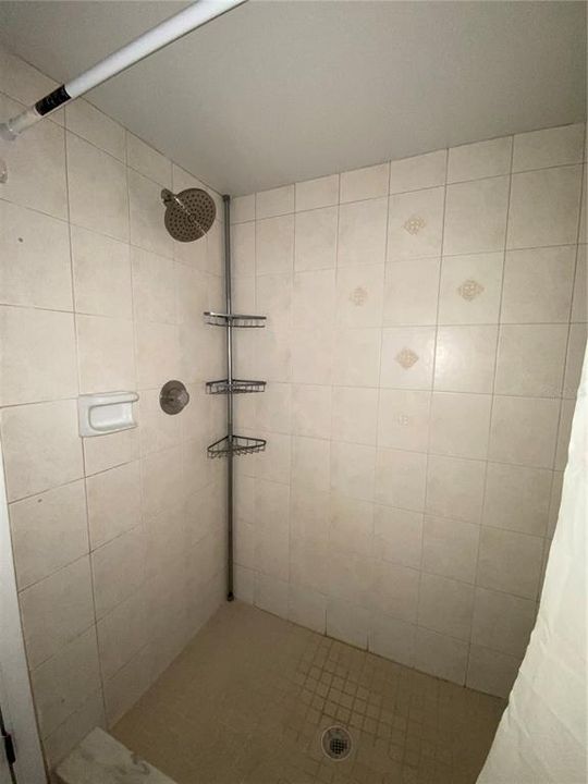 Activo con contrato: $155,000 (2 camas, 2 baños, 1024 Pies cuadrados)