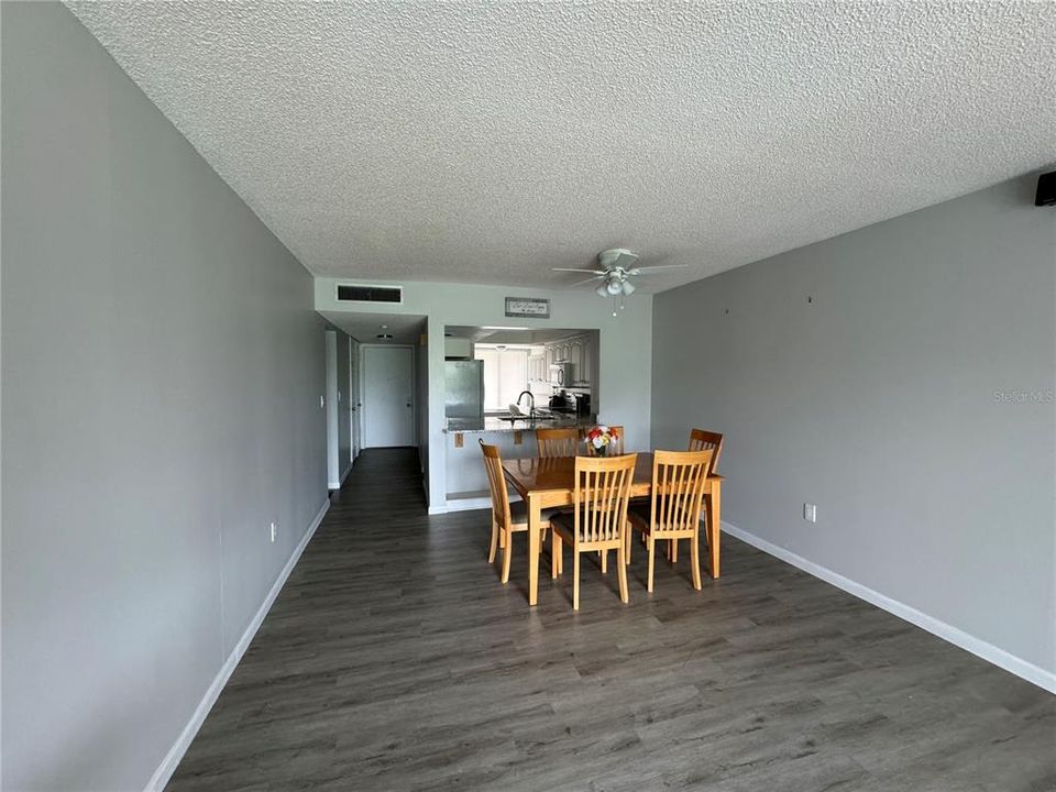 Active With Contract: $155,000 (2 beds, 2 baths, 1024 Square Feet)