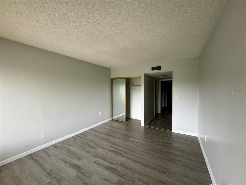 Active With Contract: $155,000 (2 beds, 2 baths, 1024 Square Feet)