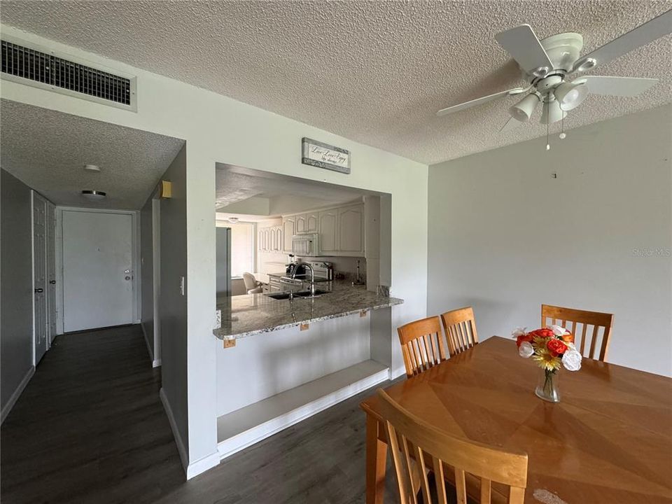 Active With Contract: $155,000 (2 beds, 2 baths, 1024 Square Feet)