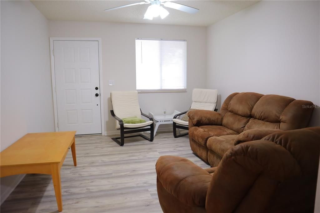 For Sale: $169,900 (2 beds, 1 baths, 798 Square Feet)