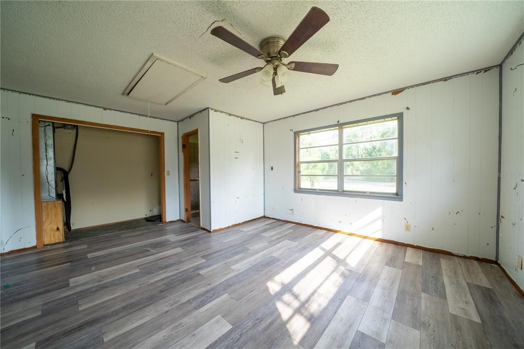 For Sale: $234,900 (3 beds, 2 baths, 2277 Square Feet)