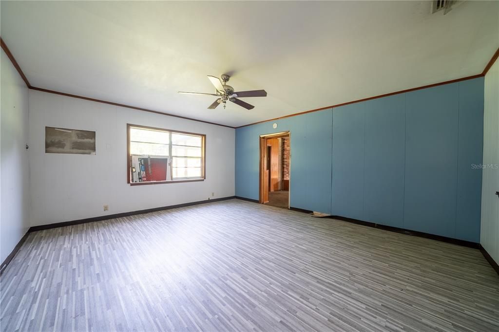 For Sale: $234,900 (3 beds, 2 baths, 2277 Square Feet)